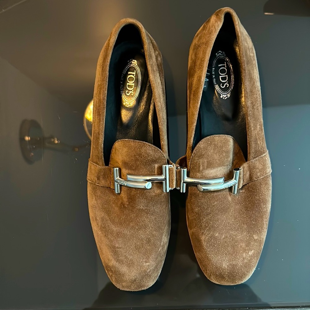 TODA NEVER BEEN WORD BROWN SUEDE FLATS